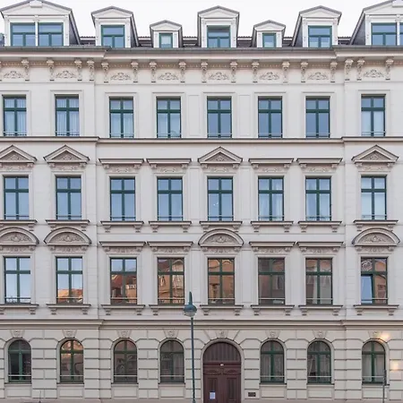 Feelgoodflats Design In Center, Station Close With Netflix Und Workplace